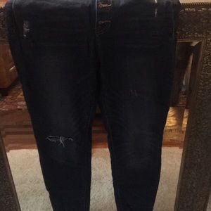 SNEAK PEAK HIGH RISE JEANS SZ 9
